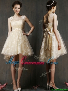 2016 See Through Scoop Champagne Dama Dress with Hand Made Flowers and Bowknot