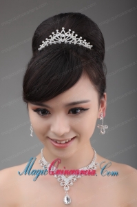 Dreamlike Rhinestone And Alloy Jewelry Set with Crown Necklace And Earrings