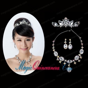 Shimmering Ladies Necklace and Tiara Jewelry Set