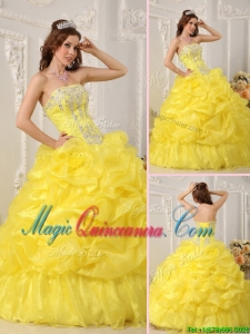 Classical Yellow Quinceanera Dresses with Beading and Ruffles