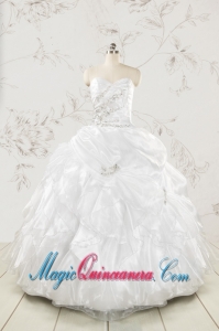 Classical White Quinceanera Dresses with Beading and Ruffles