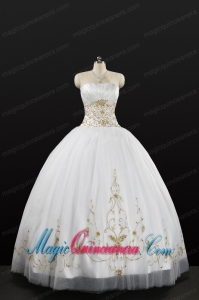 White Strapless 2015 Quinceanera Dress with Beading and Appliques