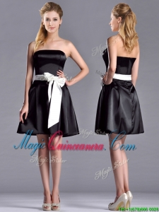 Romantic A Line Strapless White Be-ribboned Short Dama Dress in Black