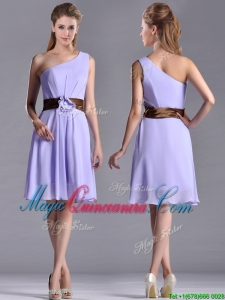 Exclusive One Shoulder Lavender Short Dama Dress with Brown Belt