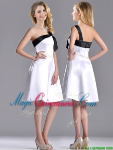 Exquisite One Shoulder Satin Short Dama Dress in White and Black