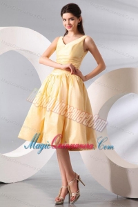 A-line Light Yellow V-neck Knee-length Ruching Dresses for Dama