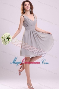 Empire Gray V-neck Ruching Chiffon Knee-length Dama Dress for Quinceanera