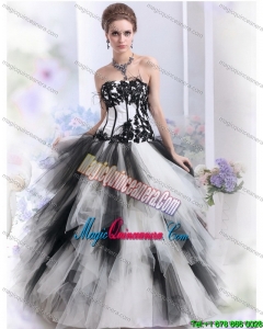 2015 Pretty White and Black Strapless Quinceanera Dresses with Appliques