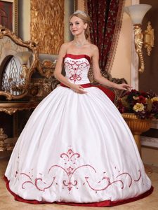 White and Red Sweet Sixteen Quinceanera Dresses with Embroidery