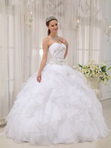 White Sweetheart Sweet 16 Dresses with Appliques Ruffles in Buenas