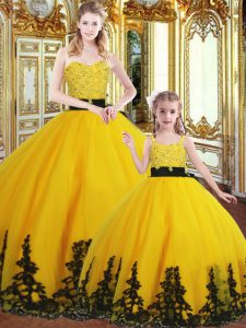 Delicate Gold Quinceanera Dress Military Ball and Sweet 16 and Quinceanera with Beading and Appliques Sweetheart Sleeveless Lace Up