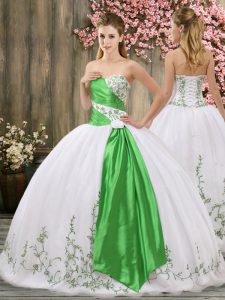 Eye-catching Ball Gowns Ball Gown Prom Dress White Sweetheart Organza Sleeveless Floor Length Lace Up