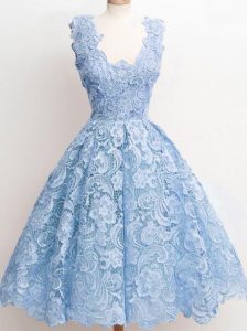 Sweet Sleeveless Lace Knee Length Zipper Dama Dress for Quinceanera in Light Blue with Lace