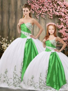 Decent Embroidery and Belt Vestidos de Quinceanera White Lace Up Sleeveless Floor Length