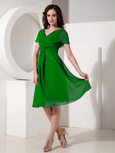 Green Short Sleeves Knee Length Ruching Zipper Mother Of The Bride Dress