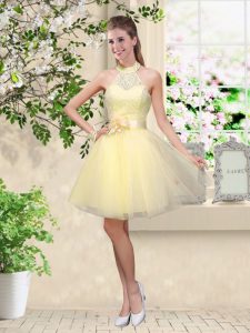 Light Yellow Sleeveless Lace and Belt Knee Length Court Dresses for Sweet 16