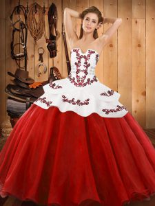 Luxury Sleeveless Floor Length Embroidery Lace Up Vestidos de Quinceanera with Red