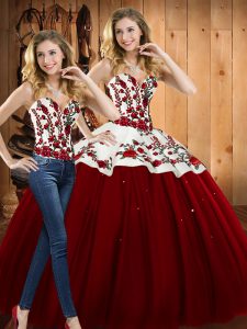 Sleeveless Satin and Tulle Floor Length Lace Up Quinceanera Dresses in Wine Red with Embroidery