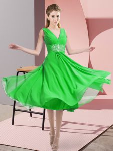 Knee Length Green Quinceanera Court Dresses Chiffon Sleeveless Beading