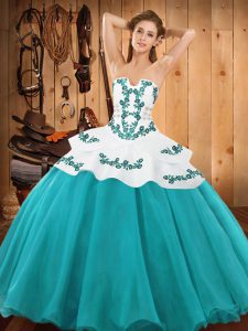 Sleeveless Embroidery Lace Up Ball Gown Prom Dress