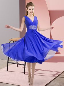 Blue Chiffon Side Zipper V-neck Sleeveless Knee Length Dama Dress for Quinceanera Beading