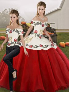 White And Red Off The Shoulder Neckline Embroidery Sweet 16 Quinceanera Dress Sleeveless Lace Up