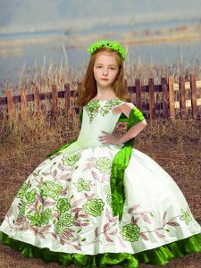 Fashionable White Ball Gowns Off The Shoulder Sleeveless Satin Floor Length Lace Up Embroidery Little Girl Pageant Gowns
