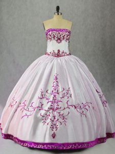 Strapless Sleeveless Quinceanera Dresses Floor Length Embroidery White And Purple Taffeta