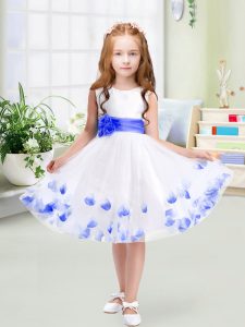 White Pageant Gowns For Girls Wedding Party with Appliques and Belt Scoop Sleeveless Zipper