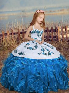 Dramatic Sleeveless Embroidery and Ruffles Little Girl Pageant Gowns