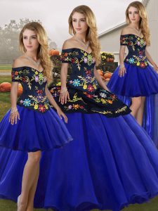 Hot Sale Royal Blue Tulle Lace Up Off The Shoulder Sleeveless Floor Length 15th Birthday Dress Embroidery