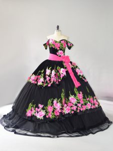 New Arrival Black Sleeveless Embroidery Lace Up Sweet 16 Quinceanera Dress