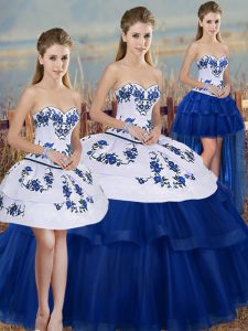 Sexy Royal Blue Ball Gowns Tulle Sweetheart Sleeveless Embroidery and Bowknot Floor Length Lace Up Vestidos de Quinceanera