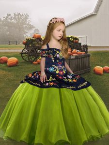 Super Embroidery Little Girl Pageant Gowns Olive Green Lace Up Sleeveless Floor Length
