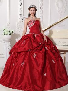 Wine Red Pick Ups Appliqued Dresses for Quince in Cordoba