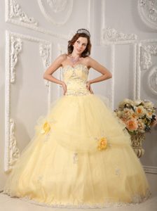 Pretty Light Yellow Appliqued Dress for Sweet 16 with Lace Hem