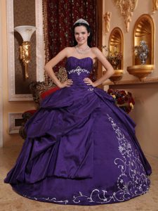 Purple Embroidery Sweetheart Pick Ups Quinceanera Dresses