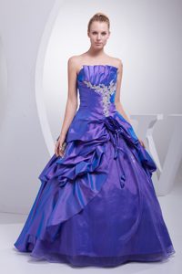 Appliqued Purple Dress for Sweet 16 with Flower in Guastatoya