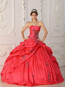 Red Strapless Taffeta Quinceanera Gown with Appliques in Farnborough