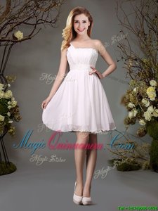 High End One Shoulder White Sleeveless Beading and Ruching Mini Length Vestidos de Damas