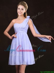 One Shoulder Sleeveless Chiffon Mini Length Zipper Quinceanera Court Dresses in Lavender for with Ruching and Hand Made Flower