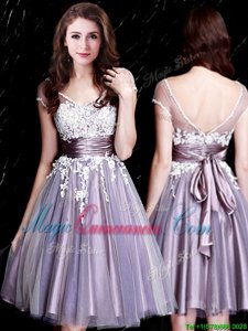 Delicate Appliques and Belt Quinceanera Court Dresses Lavender Zipper Short Sleeves Knee Length