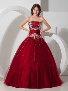 Low Price Wine Red Beaded Appliqued Sweet Sixteen Dresses