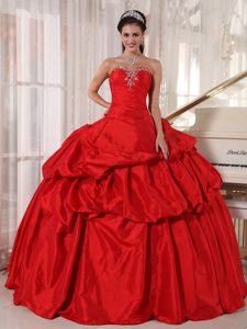 Trendy Beaded Sweetheart Pick-ups Red Sweet 15 Dresses in Geelong