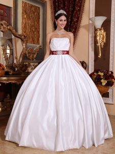 Princess White Strapless Sweet Sixteen Dress Appliques with Bowknot