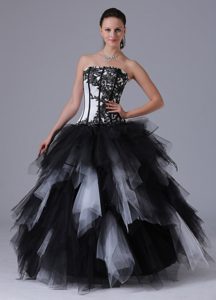 Anchorage Black and White Appliques Tulle Sweet 16 Dresses Strapless