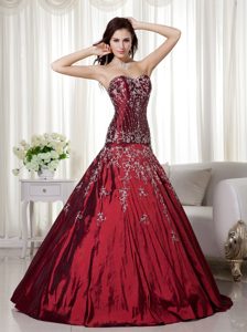 Taffeta Wine Red Sweetheart Quinceanera Dress with Beading and Embroidery