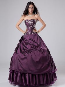Purple Sweetheart Quinceanera Dress with Embroidery and Hand Made Flowers