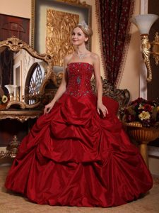 Wine Red Sweet Sixteen Dresses with Beaded Decorate Bodice and Pick Ups