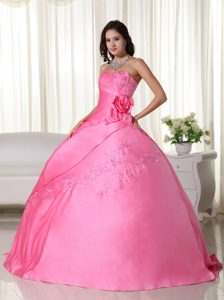 Pink Taffeta Sweet Sixteen Quinceanera Dresses with Beading in Floor-length